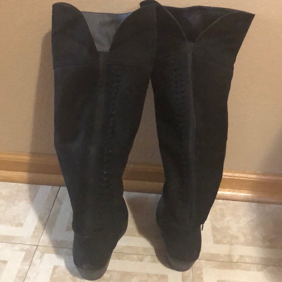 Boots - Picture 2 of 3